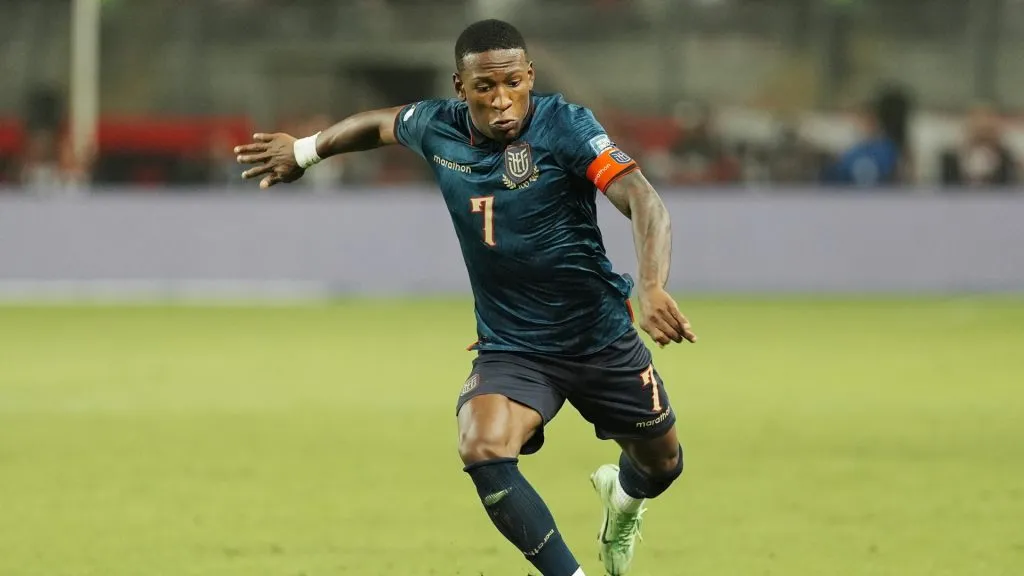 ¿El más caro de Italia? Revelan la última oferta del AC Milan por Pervis Estupiñán