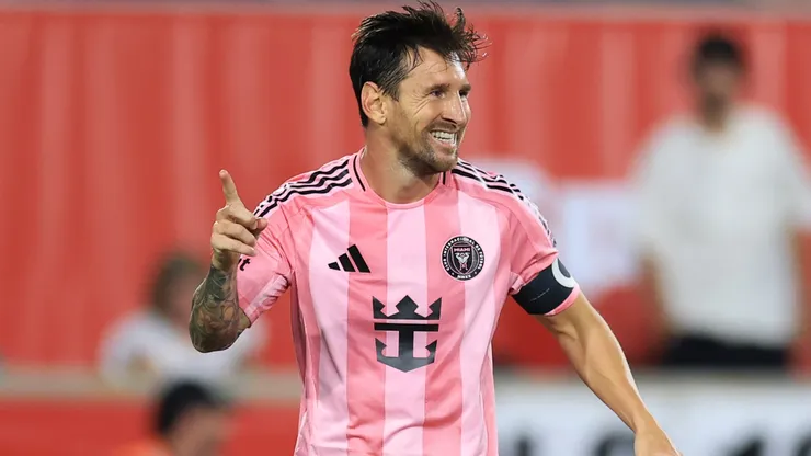 Messi, cada vez más cerca de 900 goles, 50 títulos y 400 asistencias.
