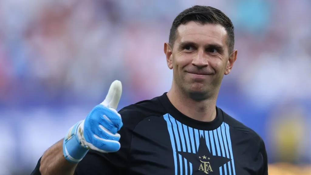 Scaloni espera por un Dibu entre Villa, Arabia y Manchester United: GETTY