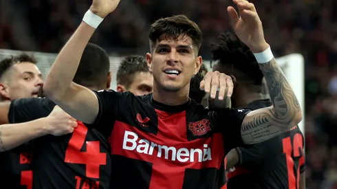 Piero Hincapié tiene tres ofertas y el Bayer Leverkusen toma sorpresiva decisión. Foto: Getty