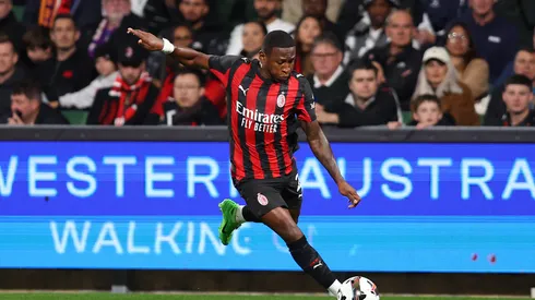 Pervis Estupiñán brilla en dos de los goles de la paliza del AC Milan. Foto: Getty.