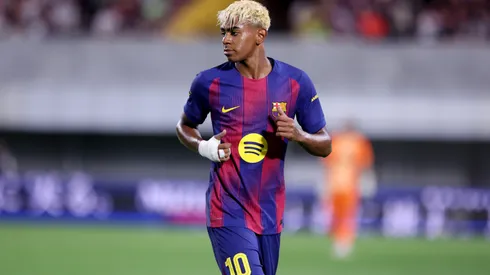 Yamal ya marca, disfruta y declara con la 10 de Messi en su espalda.