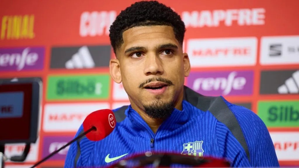 Ronald Araújo confirma que no se irá del Barcelona: GETTY