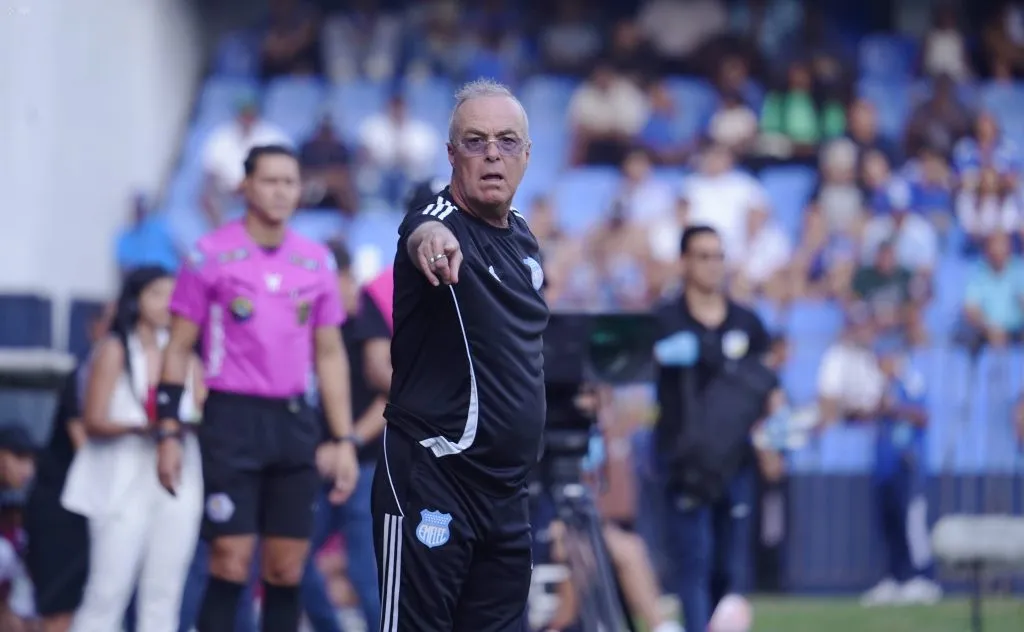 Jorge Célico se fue peleando con la dirigencia de Emelec. (Foto: Imago)