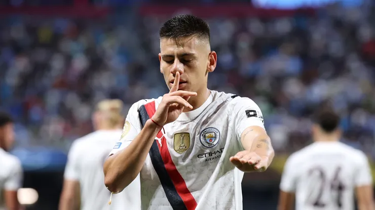 Guardiola y Manchester City, tajantes sobre el futuro de Echeverri.
