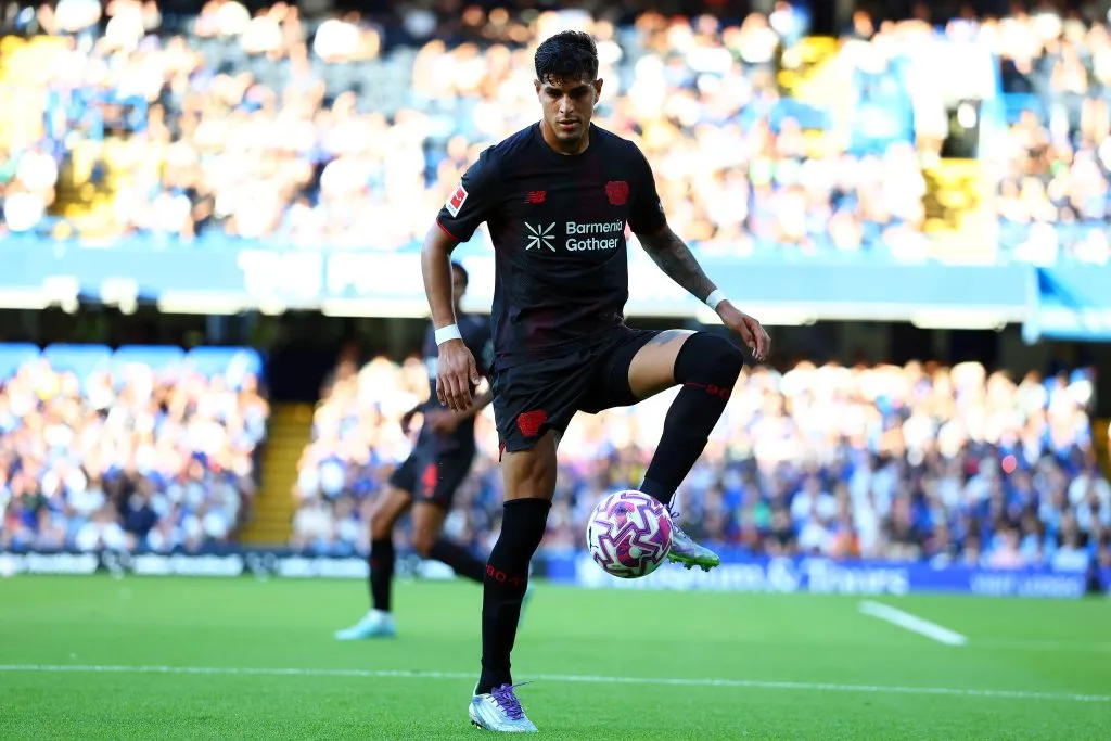 Piero Hincapié seguiría en el Bayer Leverkusen. (Foto: GettyImages)