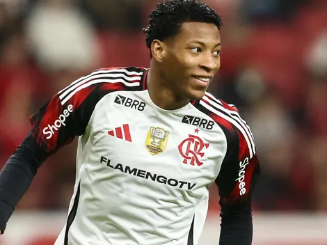 VIDEO | A Gonzalo Plata casi le sacan la camiseta con falta y así respondió