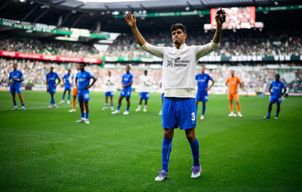 Piero Hincapié se despidió de los hinchas del Bayer Leverkusen.