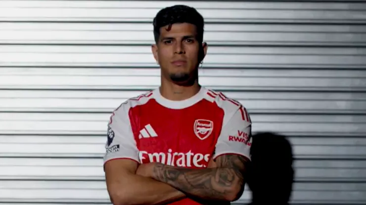 Así presentó Arsenal a Piero Hincapié