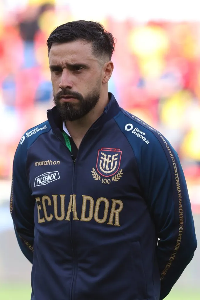 Hernán Galíndez se retira con la Selección de Ecuador ante Argentina. (Foto: GettyImages)