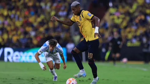 Contra el campeón del Mundo: La jugada de crack de Nilson Angulo. Foto: Getty