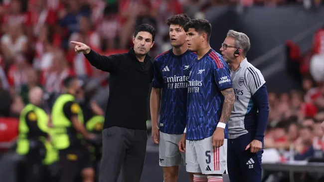 Piero Hincapié – Arteta.. Foto. Getty.