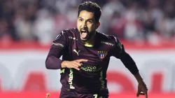 El golazo de Jeison Medina para que LDU empiece ganando en Brasil.