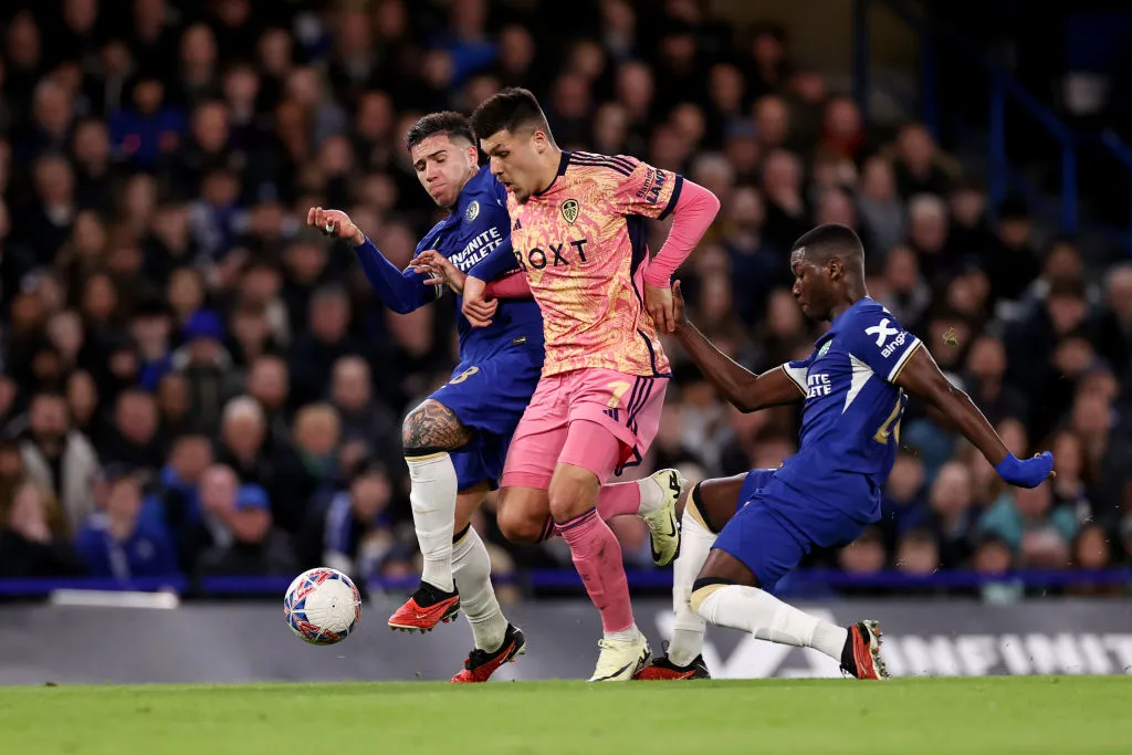 Moisés Caicedo - Enzo Fernández