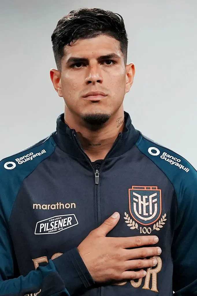 Piero Hincapié es baja en la Selección de Ecuador. (Foto: GettyImages)