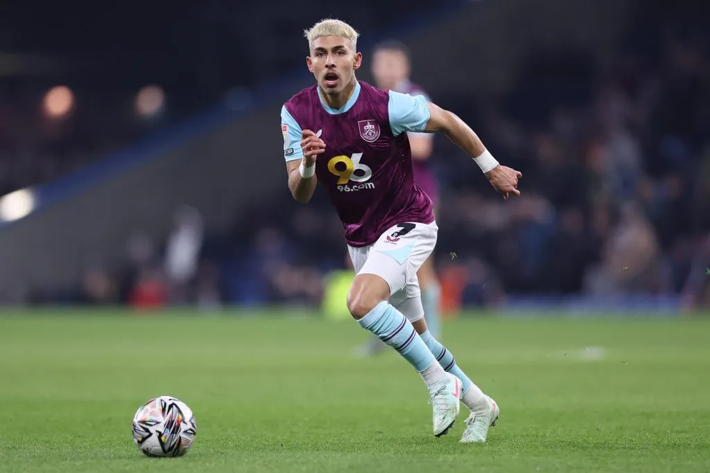 Es la primera vez de Sarmiento fuera de la Premier League. (Foto: GettyImages)