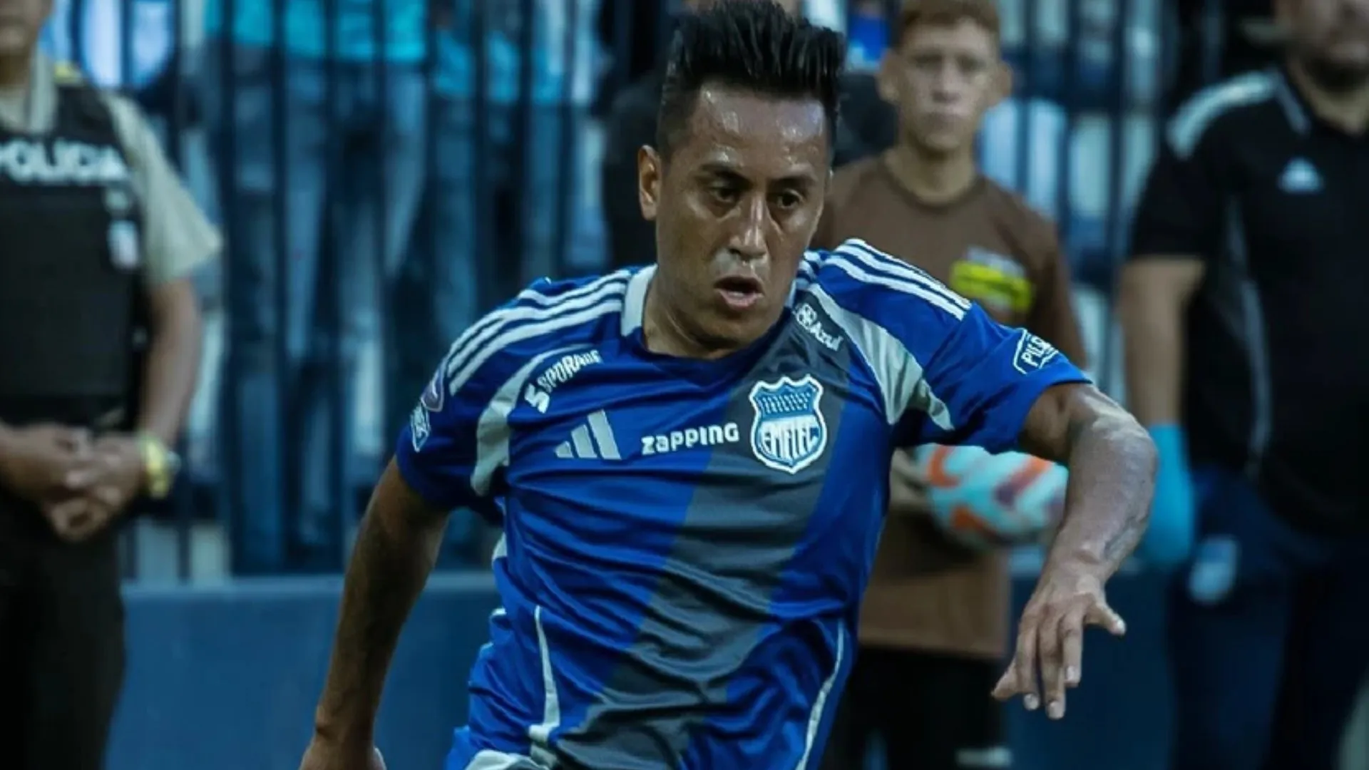 Christian Cueva es otro de los que podría dejar Emelec. Foto: IMAGO.