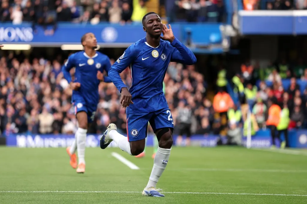 Moisés Caicedo es figura absoluta de Chelsea. (Foto: GettyImages)