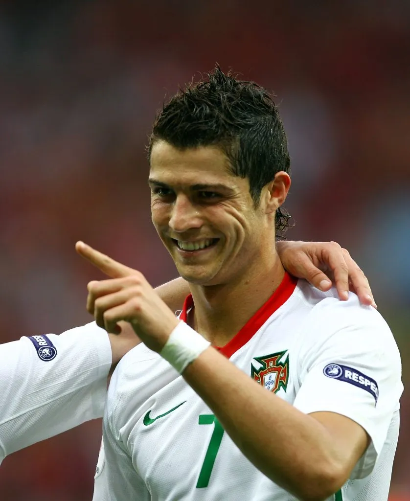 Un Cristiano joven, celebrando ante República Checa por la Eurocopa 2008. (Foto: Getty)