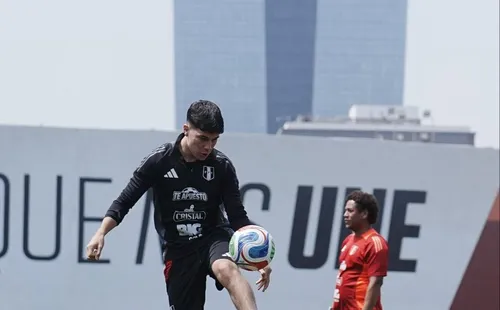 Felipe Chávez en la Videna. (Foto: X).