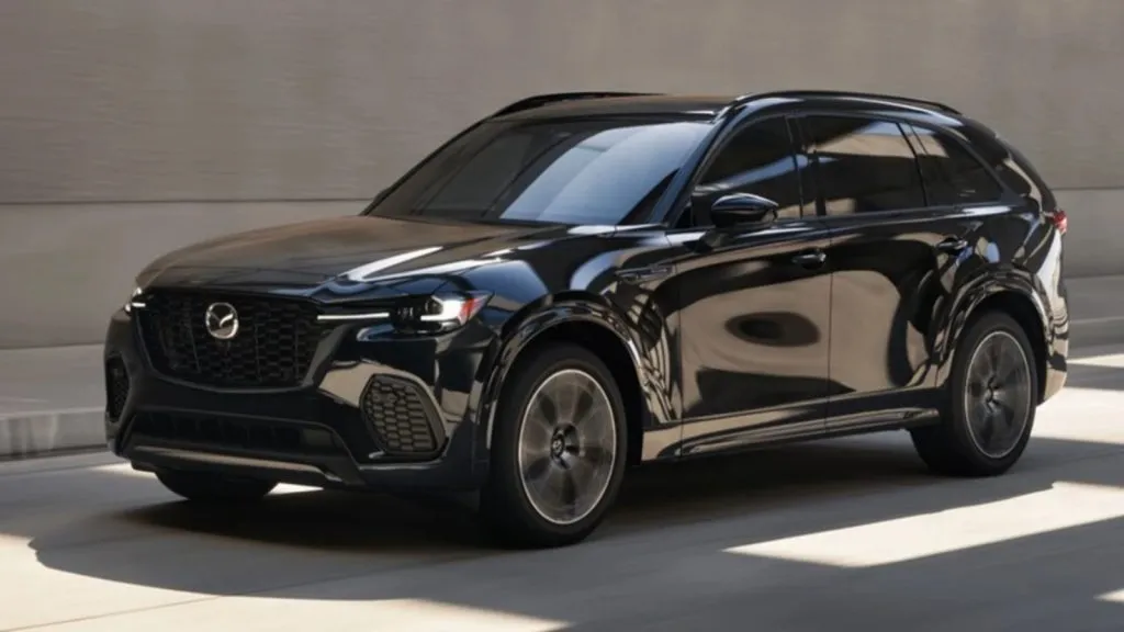 El Mazda de James que ya luce en su paso por León: GETTY