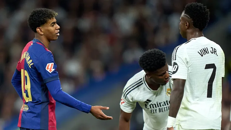 Las cámaras de Movistar+ captaron cuando Vinícius Junior cargó a Lamine Yamal por sus pases hacia atrás durante El Clásico.