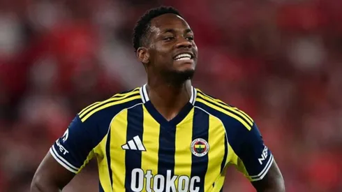 Fenerbahçe busca una figura y Jhon Durán se vería perjudicado.