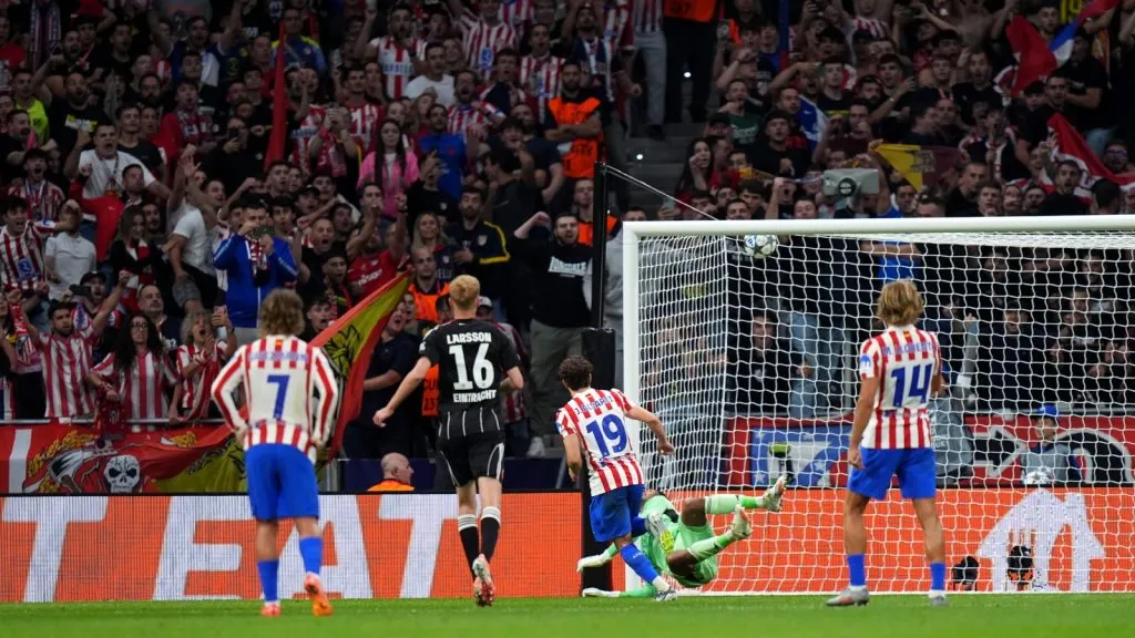 Desde Eintracht por la Champions, Julián Alvarez no puede marcar en Madrid: GETTY