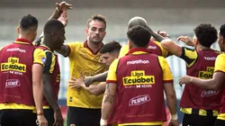 Titular de Barcelona pide a su agente buscar ofertas para el 2026. Foto: IMAGO