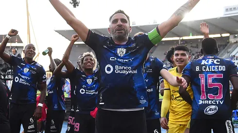 El volante volvería para ser DT de este equipo