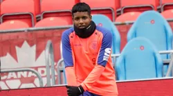 Los hinchas reaccionan al once de Ecuador vs Canadá