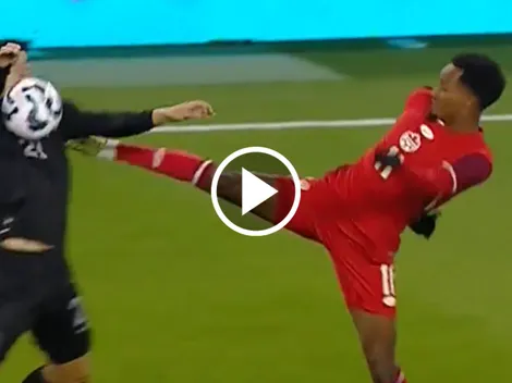 VIDEO | La terrible patada contra Alan Franco que le costó la roja a Ali Ahmed de Canadá
