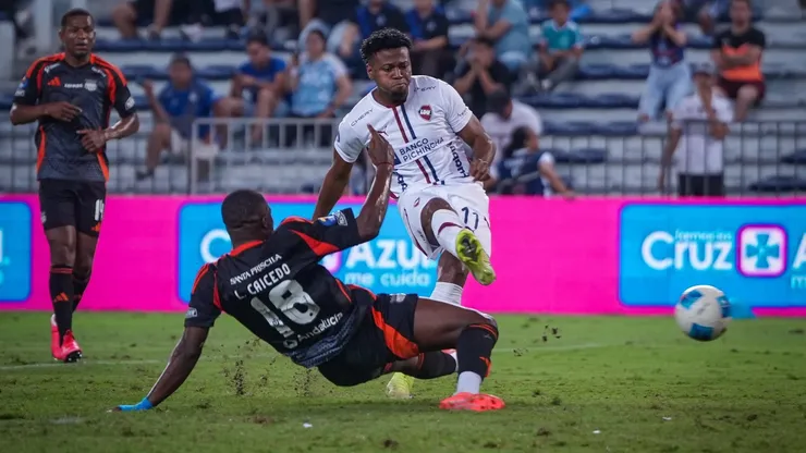 Liga de Quito va por dos titulares de Emelec tras ganarles en Copa Ecuador Foto: LDU