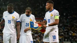 Kylian Mbappé recibió la crítica de la prensa francesa por su viaje a Dubai tras ser desafectado por Didier Deschamps.