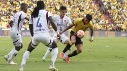 Barcelona y Liga de Quito consiguen un empate que les sirve poco Foto: IMAGO
