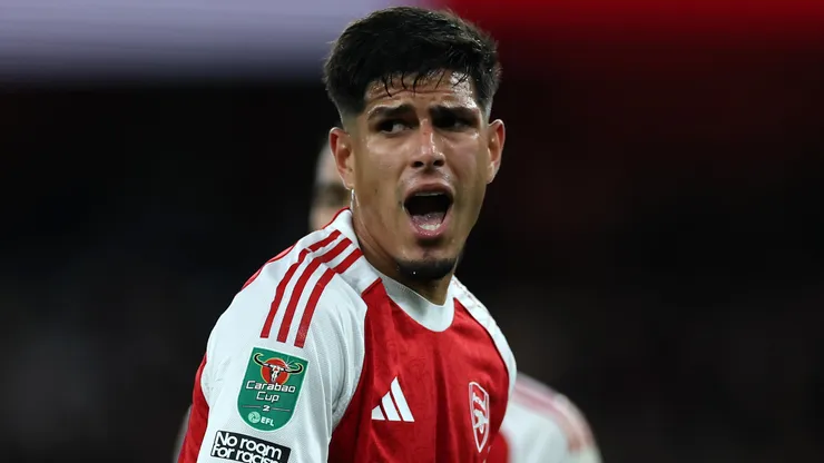 ¿Por qué no juega Hincapié en la Champions League?