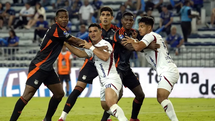 Estos son los canales para ver Liga de Quito vs Emelec