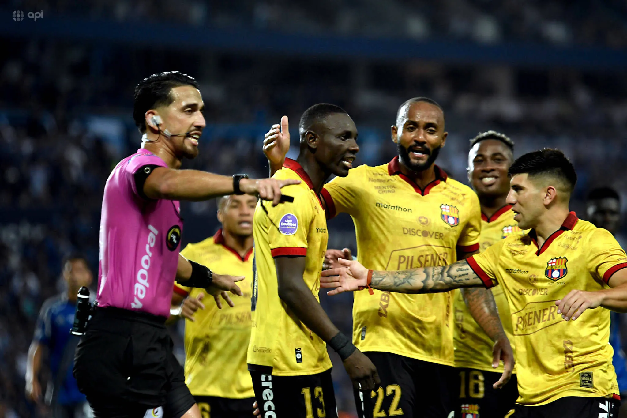 Leonai Souza fue titular en el Clásico del Astillero con Barcelona SC. (Foto: Imago)