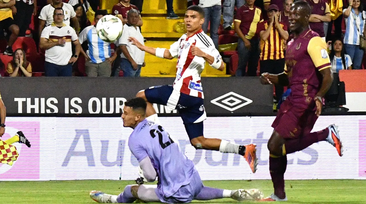 El gol de Enamorado en la final de ida Tolima vs. Junior. (Foto: Vizzor Image)