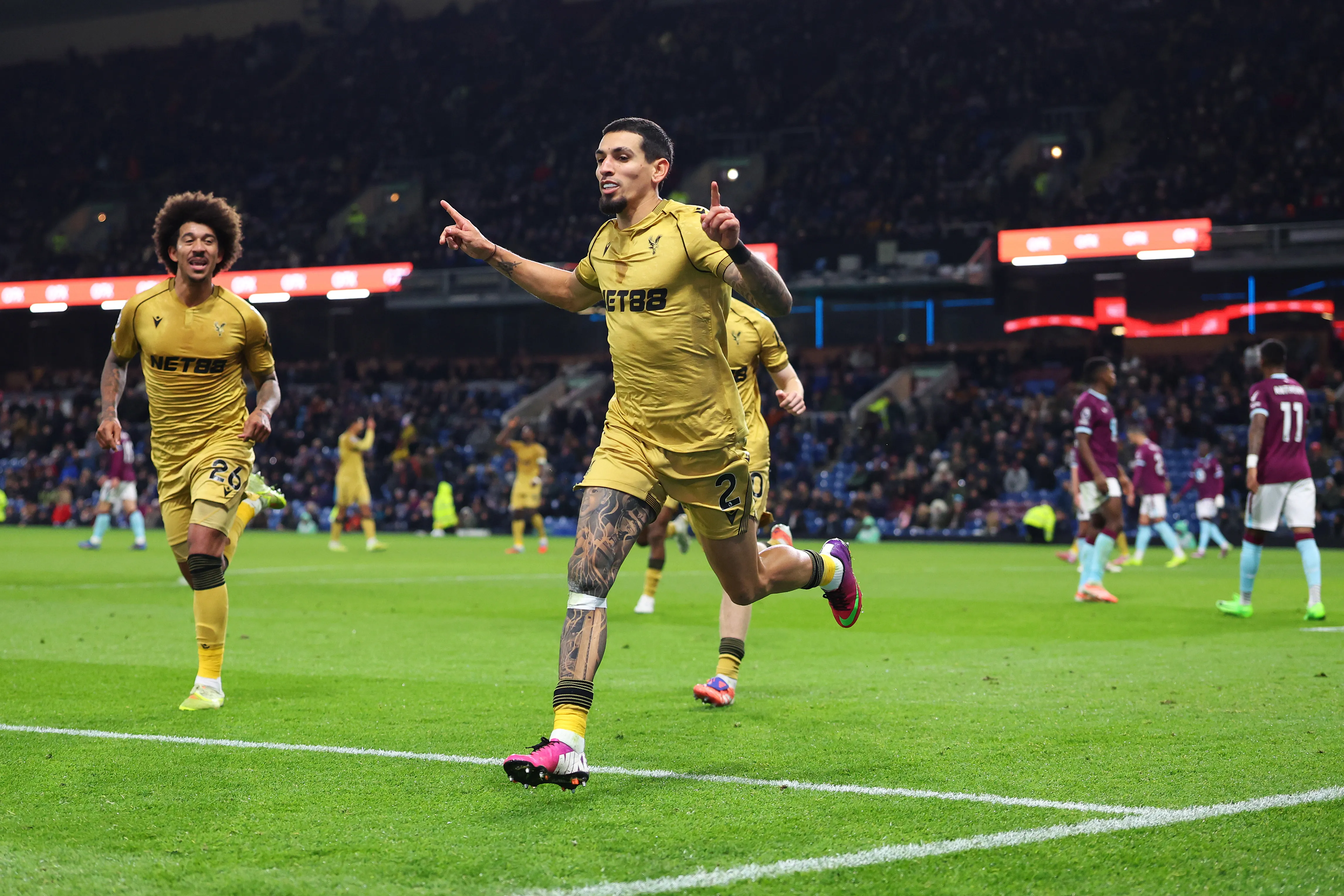 Daniel Muñoz podría dejar Crystal Palace. (Foto: GettyImages)