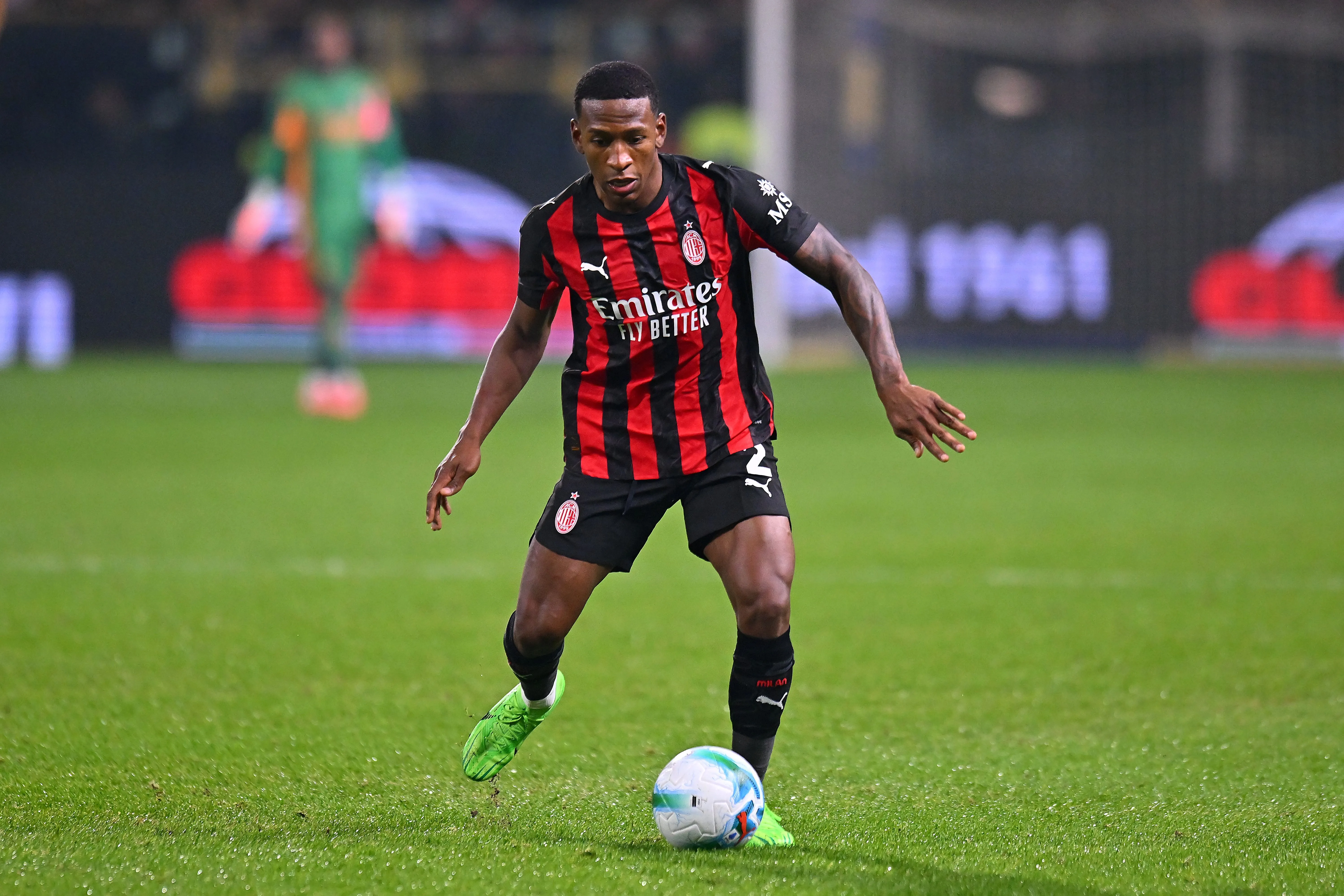 Pervis Estupiñán perdió el puesto de titular en AC Milan. (Foto: GettyImages)