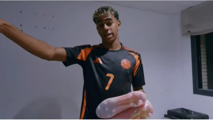 Lamine Yamal apareció con la camiseta de Selección Colombia.