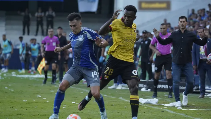 Rescalvo lo quiere mantener en Barcelona pero el jugador tiene todo acordado con Emelec Foto: IMAGO