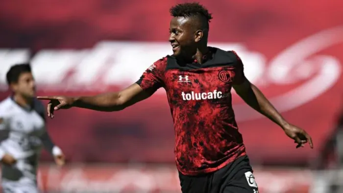 Michael Estrada – Toluca.