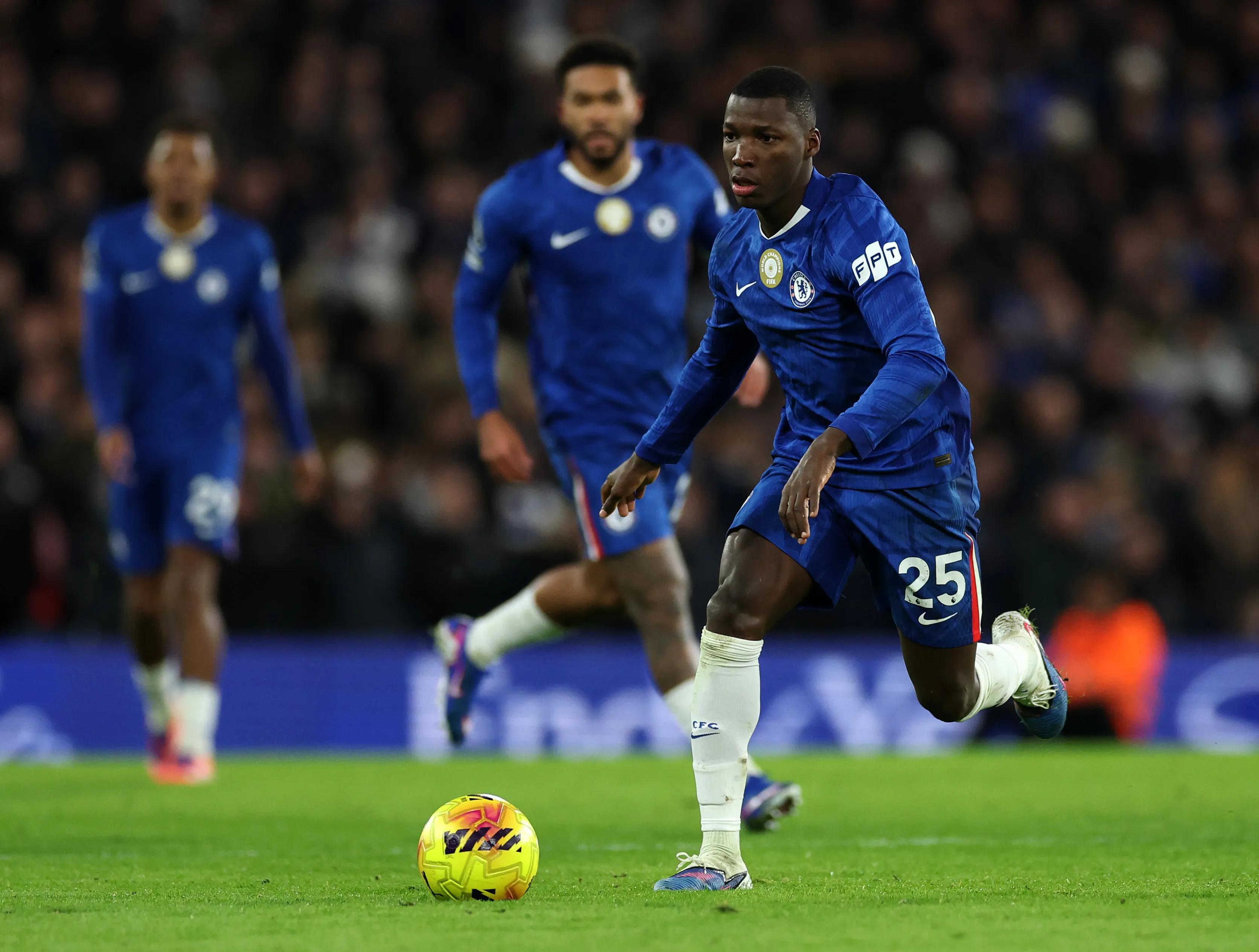 Moisés Caicedo se perderá el partido ante Manchester City por la Premier. (Foto: GettyImages)
