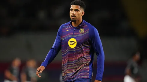 Ronald Araújo, cada vez más cerca de volver en Barcelona.