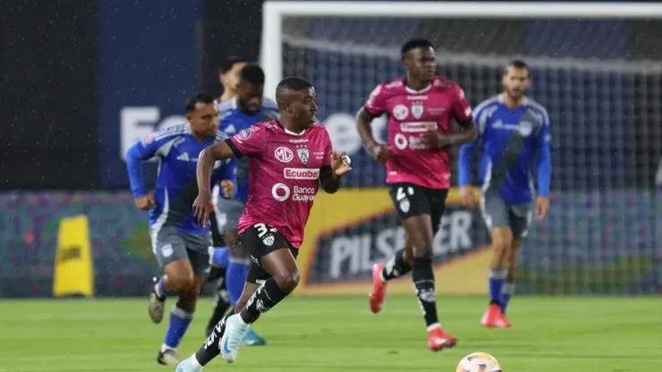 Emelec sorprende a muchos y se lleva a un jugador de Independiente del Valle Foto: IMAGO