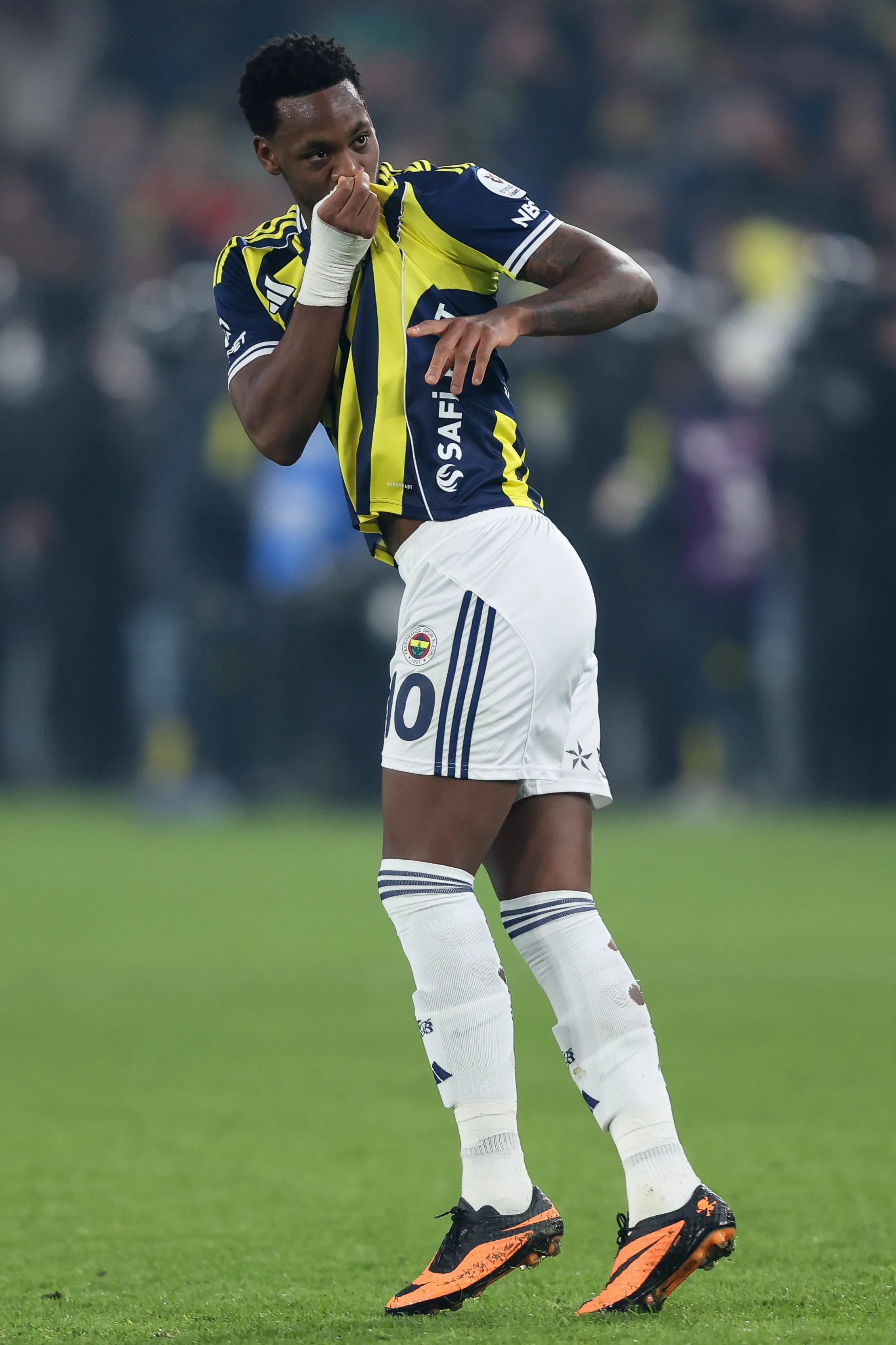 Jhon Durán es titular en el Fenerbahce. (Foto: GettyImages)