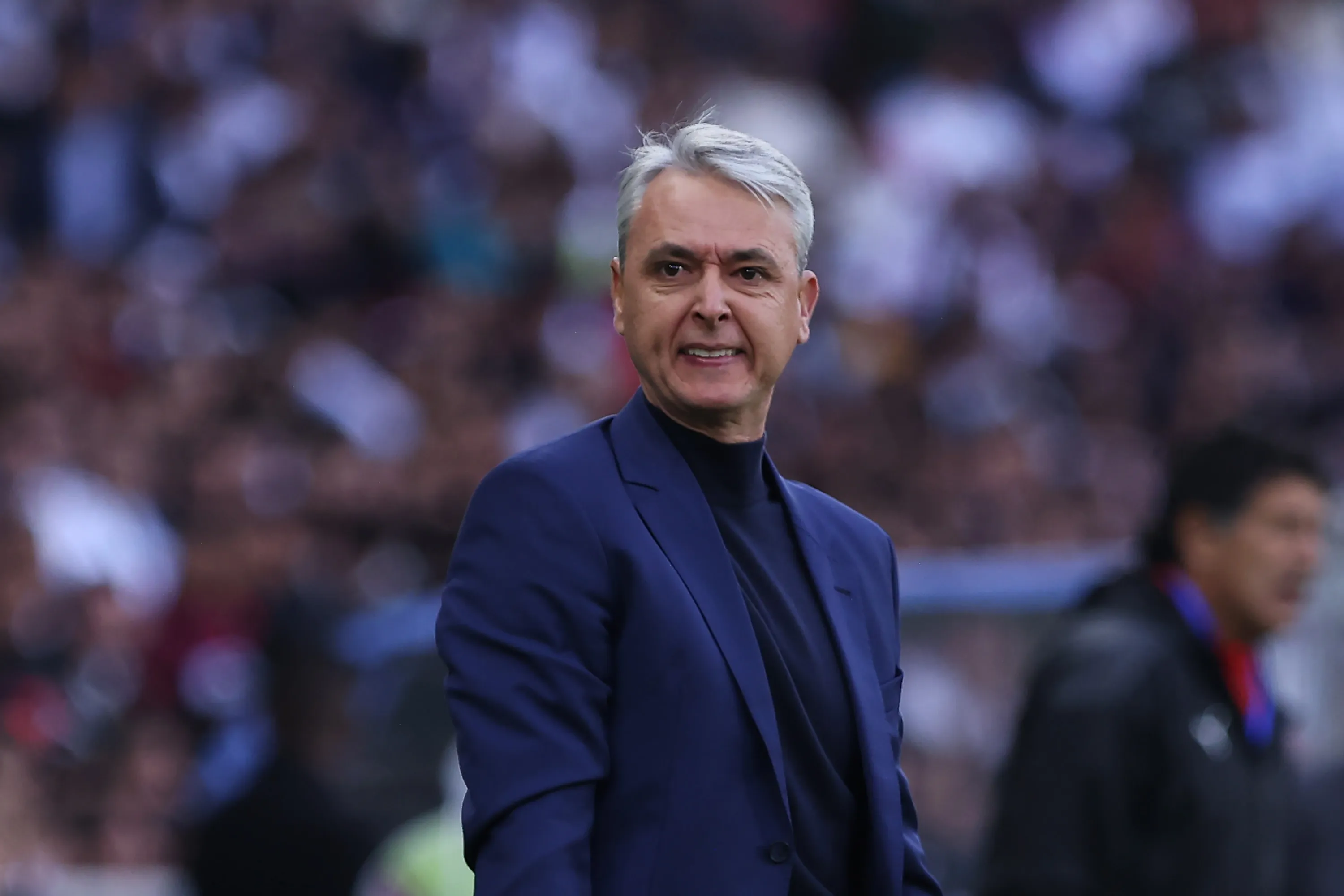 Tiago Nunes podría ser sancionado por la FEF. (Foto: GettyImages)