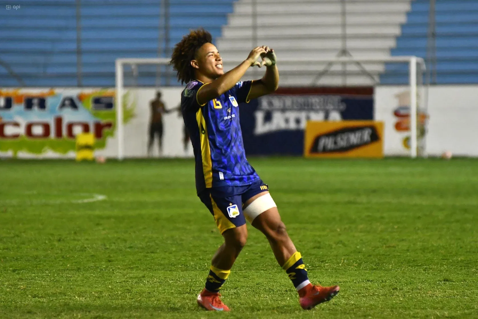 Erick Mendoza – Delfín SC. Foto: IMAGO.